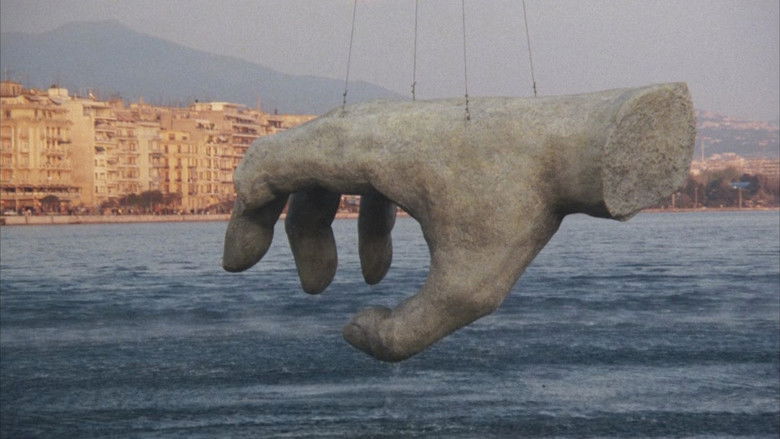 кадр из фильма Tengo las manos de ayer. Me faltan las de mañana.