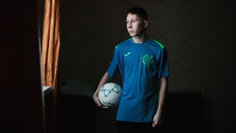 кадр из фильма Becoming LEV