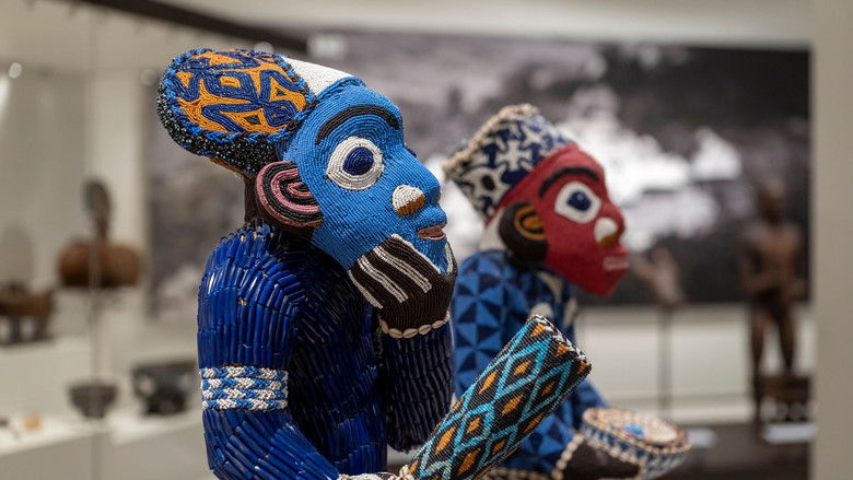 кадр из фильма Der Perlenthron - Kameruns Kulturerbe in deutschen Museen