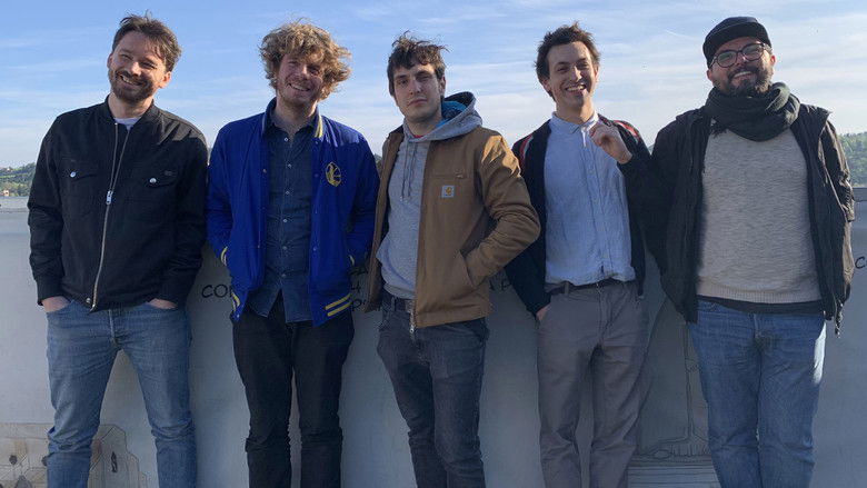 кадр из фильма La piazza della mia città - Bologna e Lo Stato Sociale