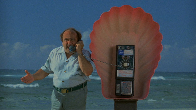 кадр из фильма Сбрось маму с поезда