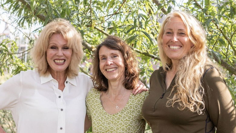 кадр из фильма Joanna Lumley and the Human Swan