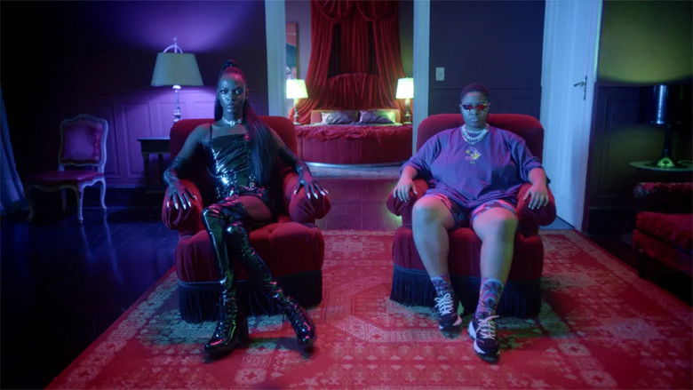 кадр из фильма Se Eu Tô Aqui é Por Mistério