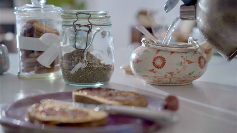 кадр из фильма Tea