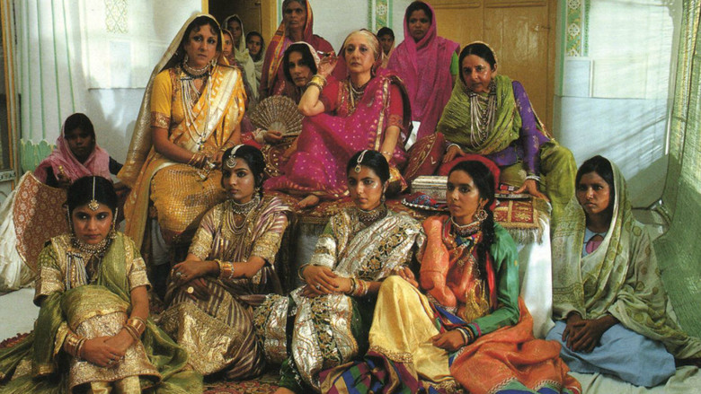 кадр из фильма Жара и пыль