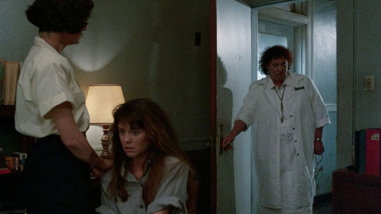 кадр из фильма Девушки из исправительной колонии