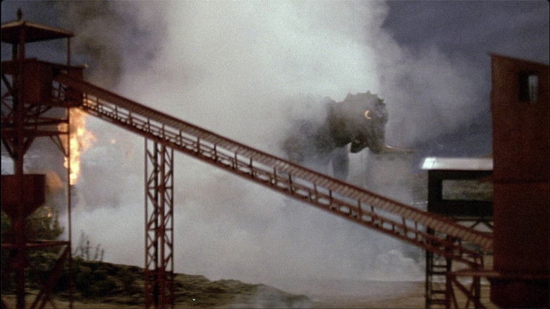 кадр из фильма 대괴수 용가리