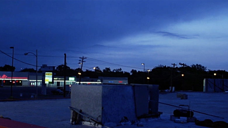 кадр из фильма Пригород