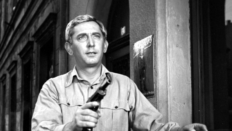 Закон и кулак