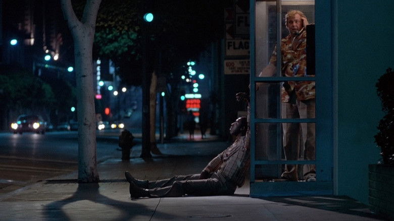 кадр из фильма Слетая с катушек