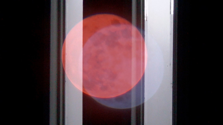 кадр из фильма Carta para los nuevos que habitan