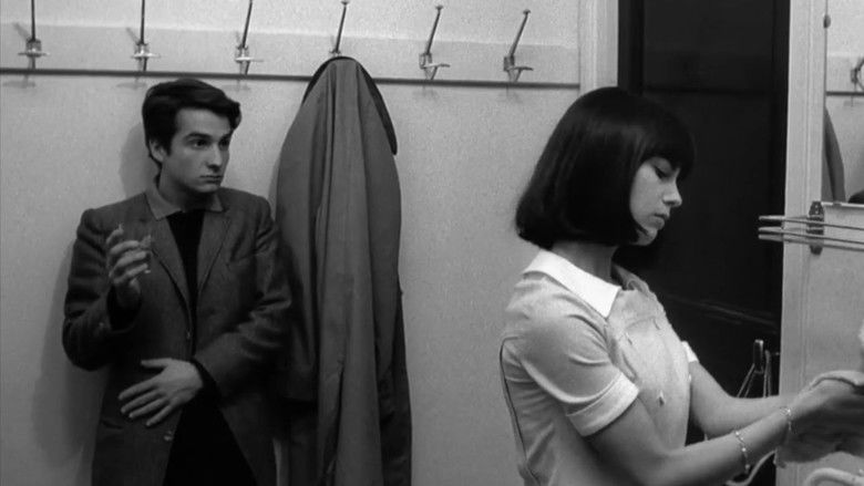 кадр из фильма Мужское-женское