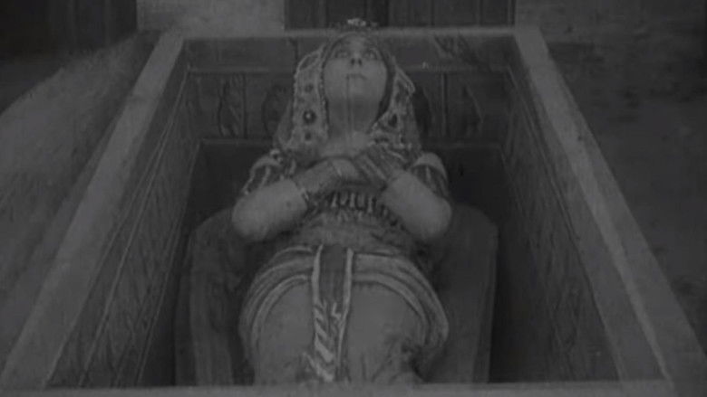 кадр из фильма The Avenging Hand