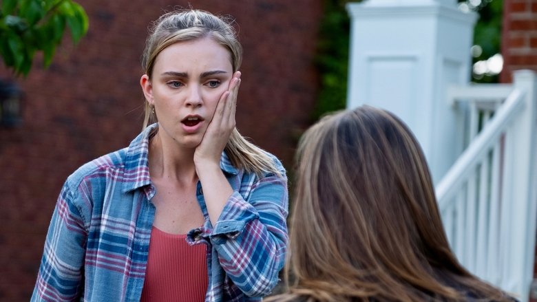 кадр из фильма Стеклянные дома