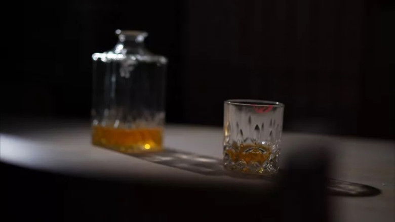 кадр из фильма Alcool au féminin, elles brisent le tabou