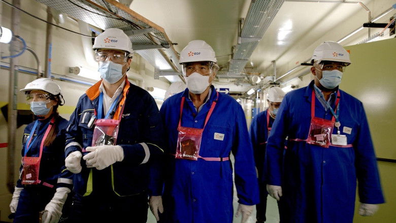 кадр из фильма Время атома