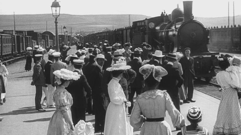 кадр из фильма Поезда