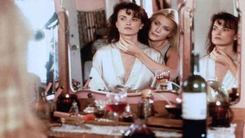 кадр из фильма Глумление