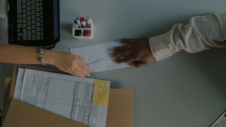 кадр из фильма a short film about growing up