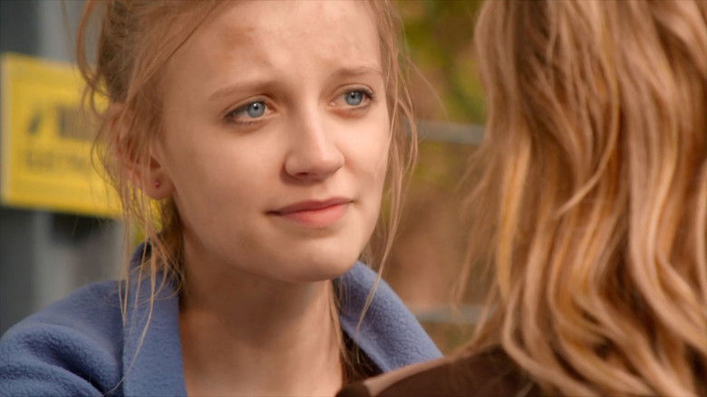 кадр из фильма Озеро страха 4