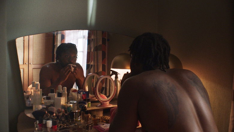 кадр из фильма Pretty Red Dress