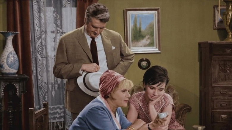 кадр из фильма Η Δε Γυνή Να Φοβήται Τον Άνδρα