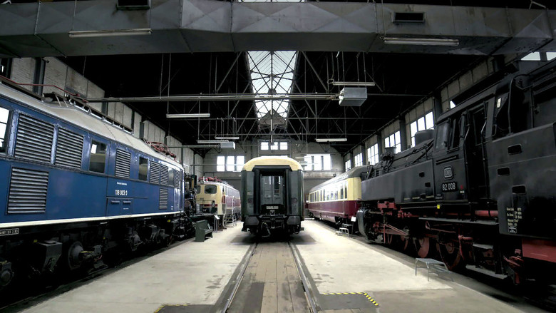 кадр из фильма Le train d'Hitler - La bête d'acier