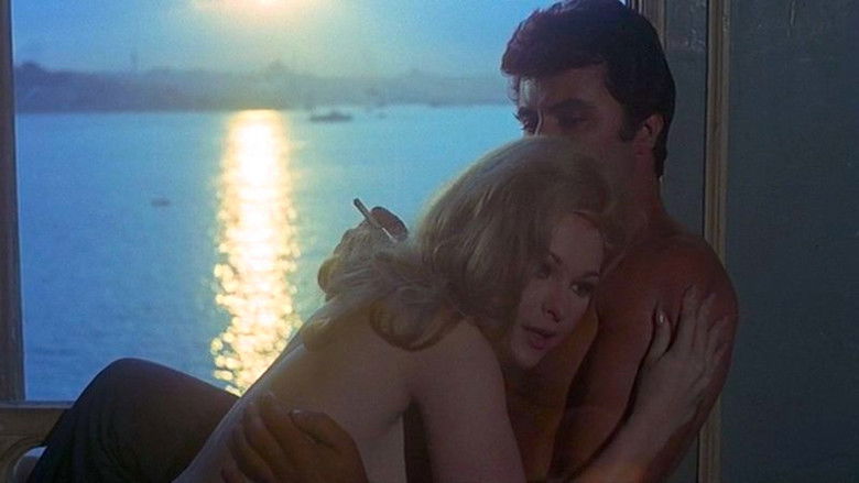 кадр из фильма Венера в мехах