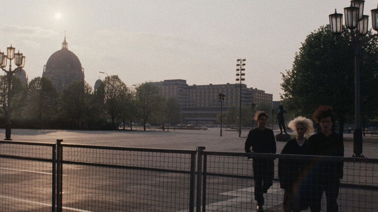 кадр из фильма Unsere Kinder