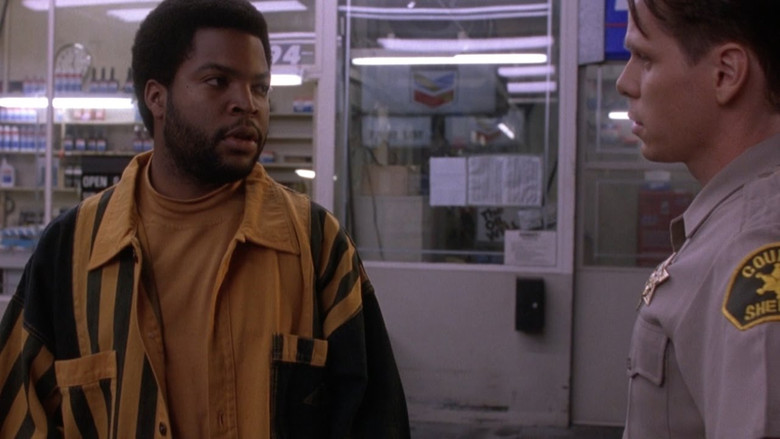 кадр из фильма Стеклянный щит