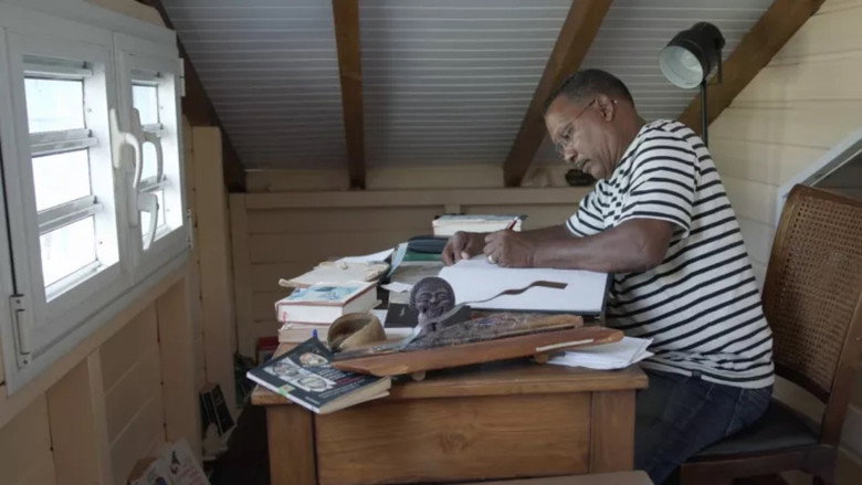 кадр из фильма Loïc Léry, du flingue au stylo