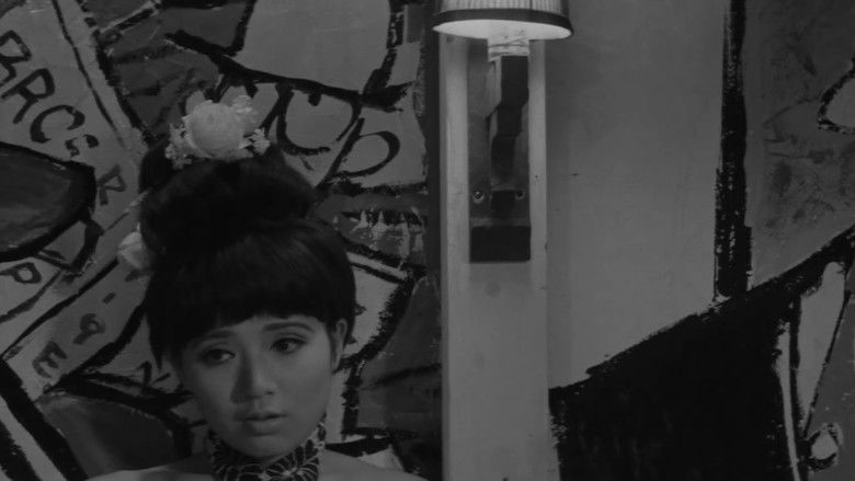 кадр из фильма 非行少女ヨーコ