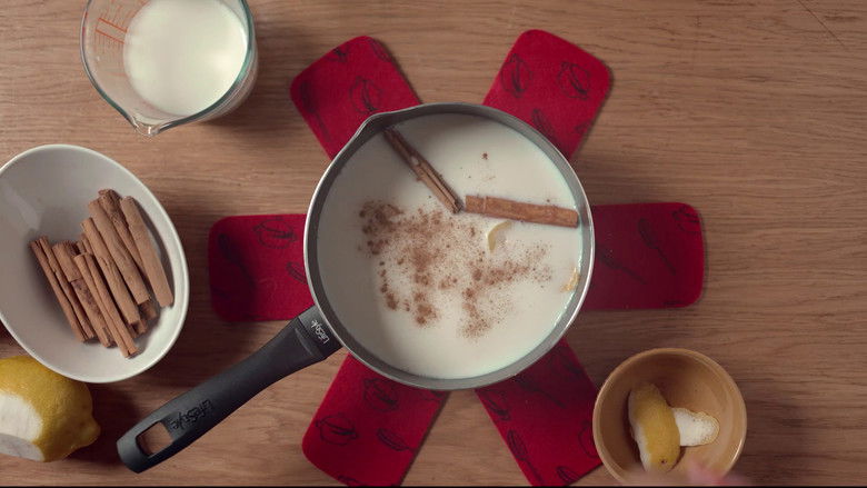 кадр из фильма Ponche de huevo