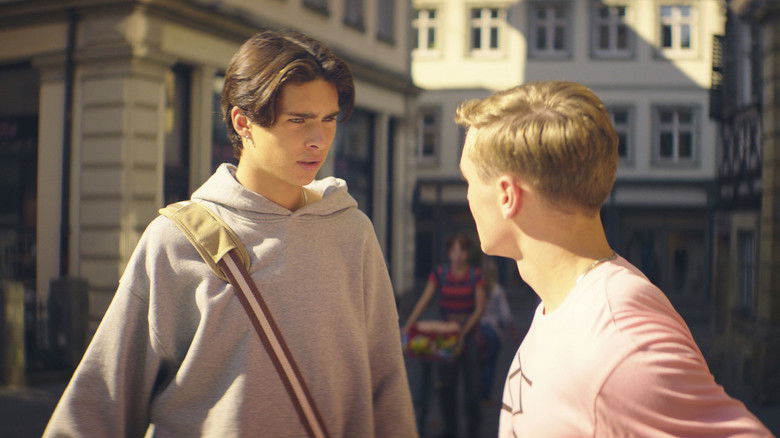 кадр из фильма Школа магических зверей. Загадка волшебного леса