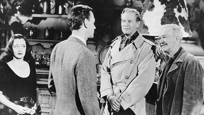 кадр из фильма За лесом