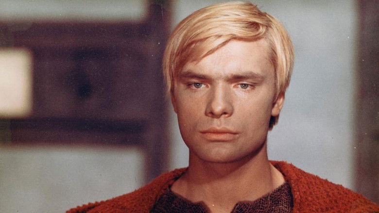 кадр из фильма Красная мантия