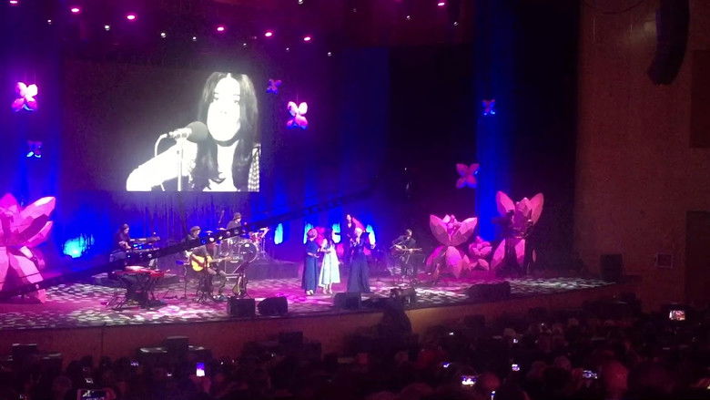 кадр из фильма Mi Querida Cecilia