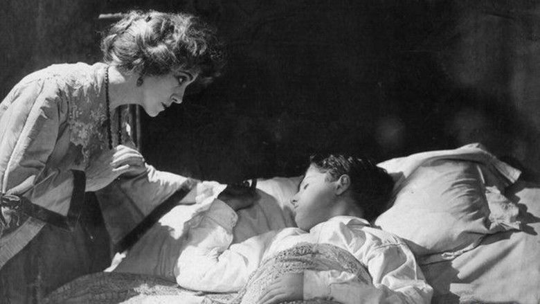 кадр из фильма The Old Wives' Tale