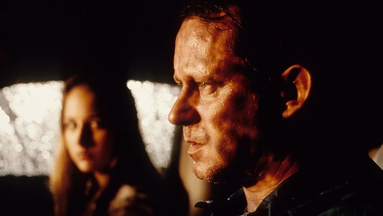 кадр из фильма Стеклянный дом