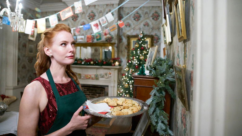 кадр из фильма Рождество в поместье Ханисакл