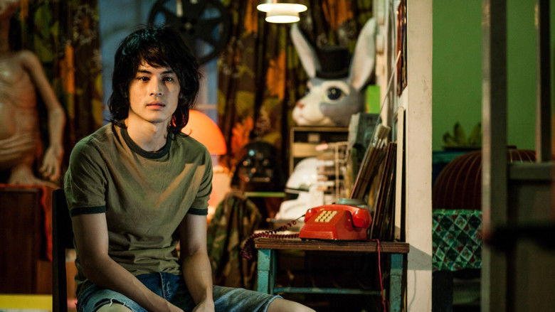 кадр из фильма ตุ๊กแกรักแป้งมาก