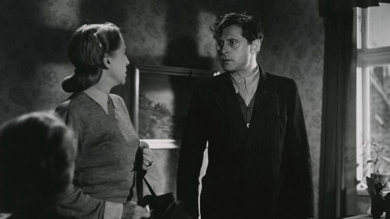 кадр из фильма Café Paradis