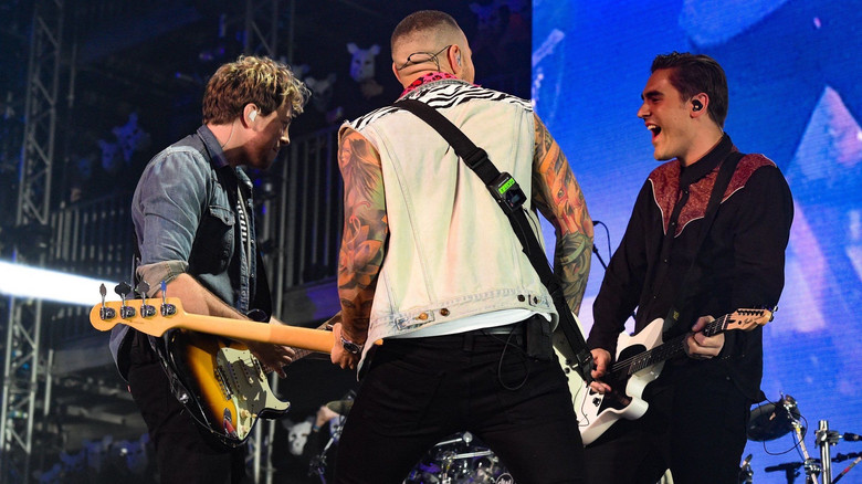 кадр из фильма Busted: Pigs Can Fly Tour 2016