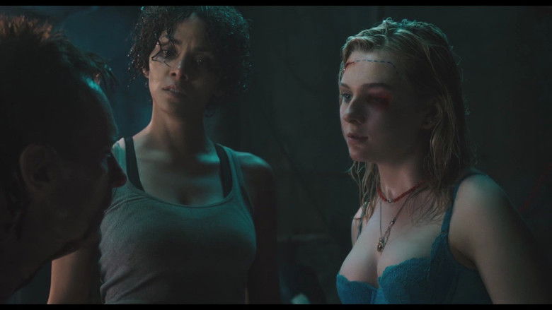 кадр из фильма Тревожный вызов