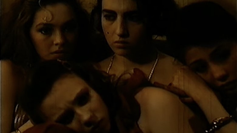 кадр из фильма Счастливого рождества в Париже! или Банда лесбиянок