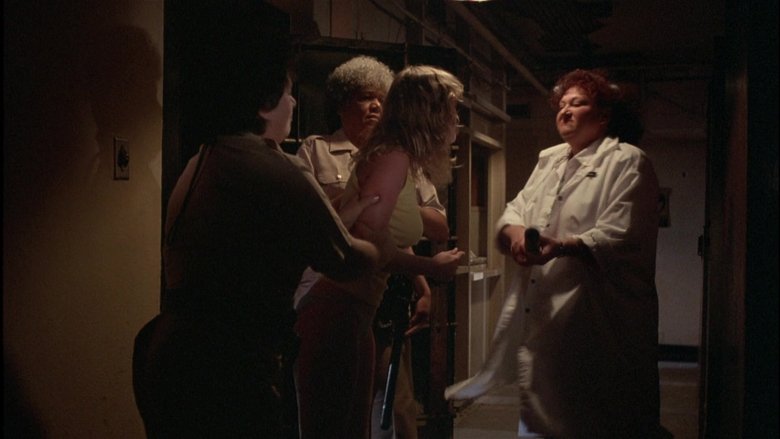 кадр из фильма Девушки из исправительной колонии