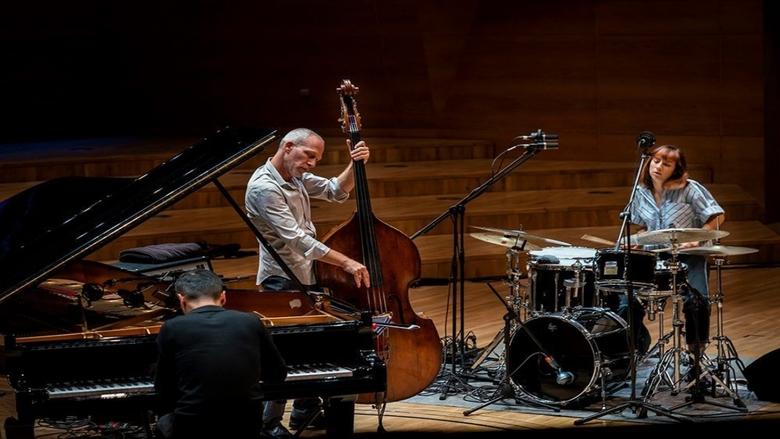 кадр из фильма Avishai Cohen Trio @ Festival de jazz de Leverkusen