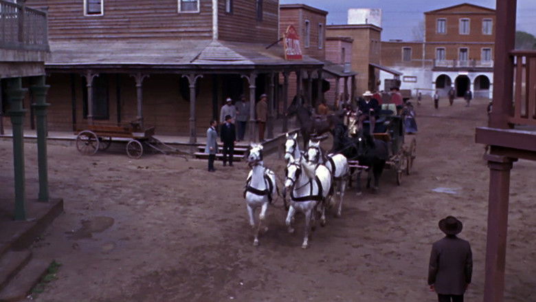 кадр из фильма Carogne si nasce