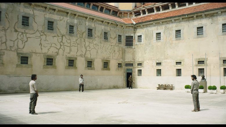 кадр из фильма Ночь длиной в 12 лет