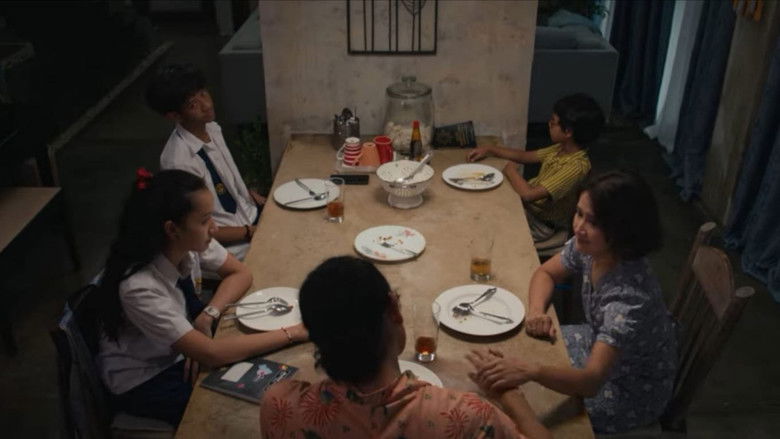 кадр из фильма Keluarga Super Irit